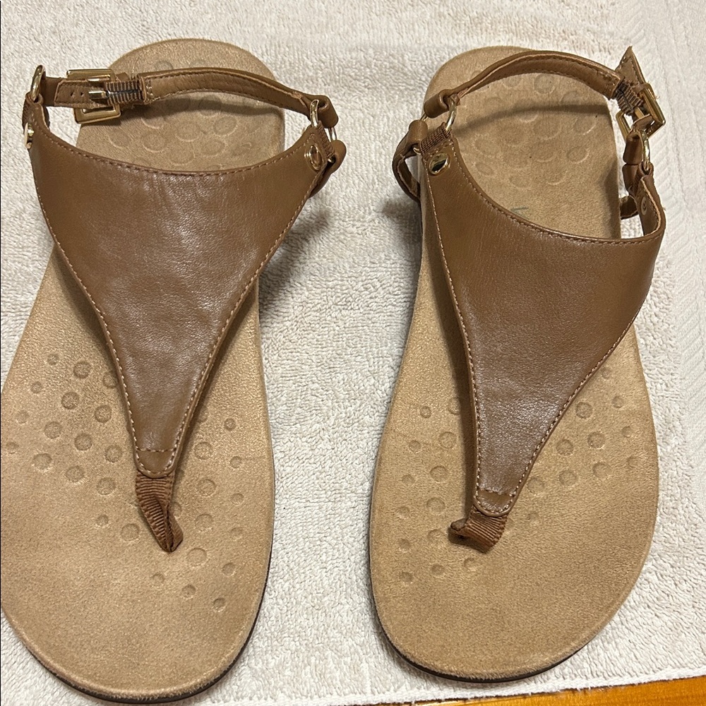 Vionic Tan Leather Women's Sandals